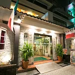 Humour Resort New Oriental Hotel